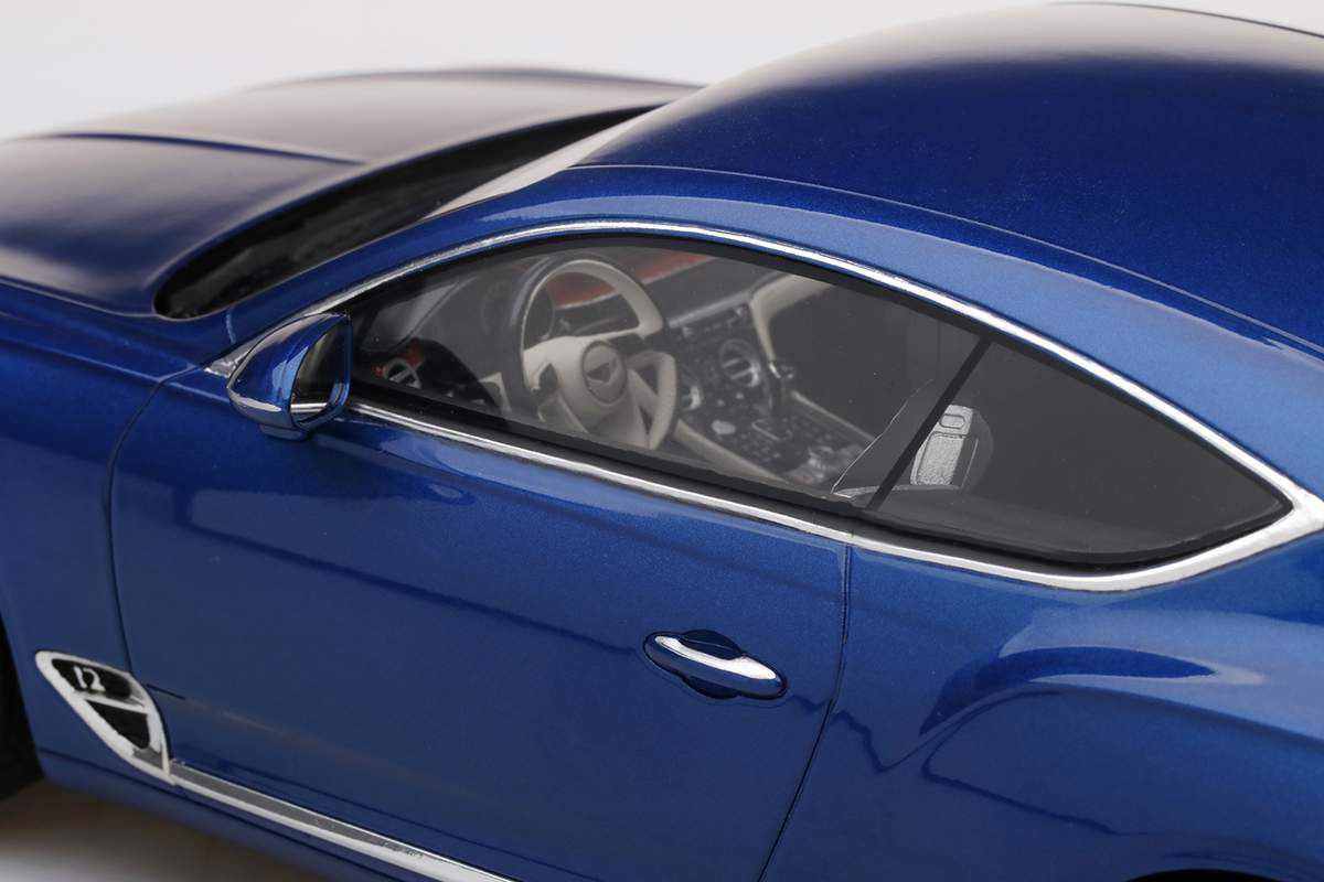 1/18 : Une superbe configuration pour la Bentley Continental GT Top Speed