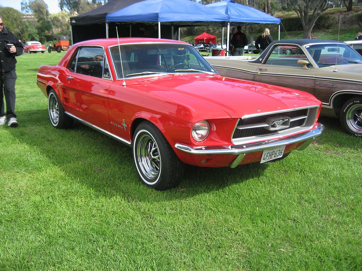 La Ford Mustang Coupé de 1967 a inspiré les fabricants de voitures miniatures