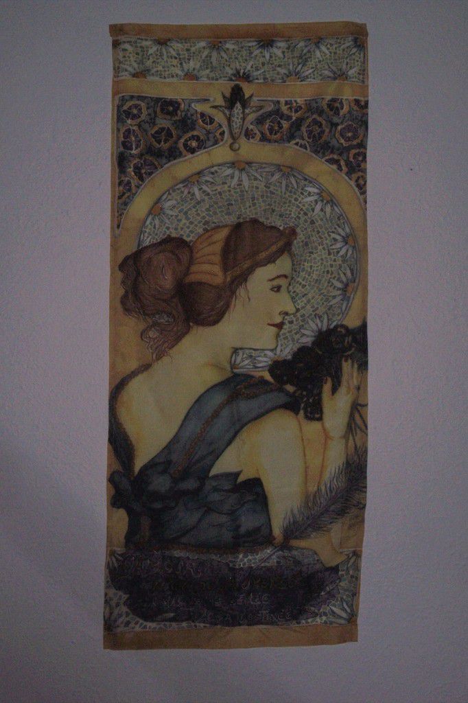 Peinture sur soie ''Dame aux fleurs''