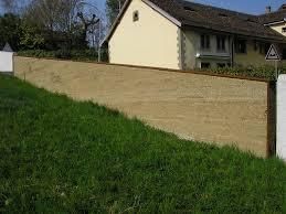 mur de cloture pour proteger la maison