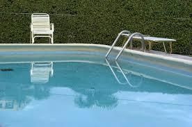 ameliorer les abords de la piscine