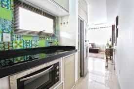 choisir des carreaux adhesifs pour la credence