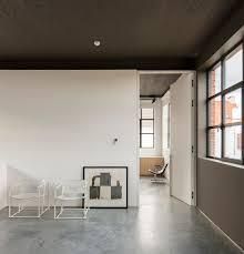 plafond peint en noir