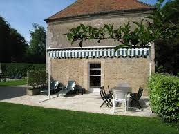 store banne