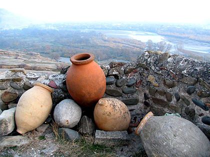 Kvevri ( jarres) près de Gori, Le Vin est apparu il y a plus de 8.000 ans en Géorgie dans le Caucase, à partir de Vignes sauvages 