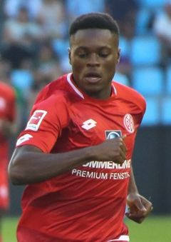 Une photo du footballeur Ridle Baku