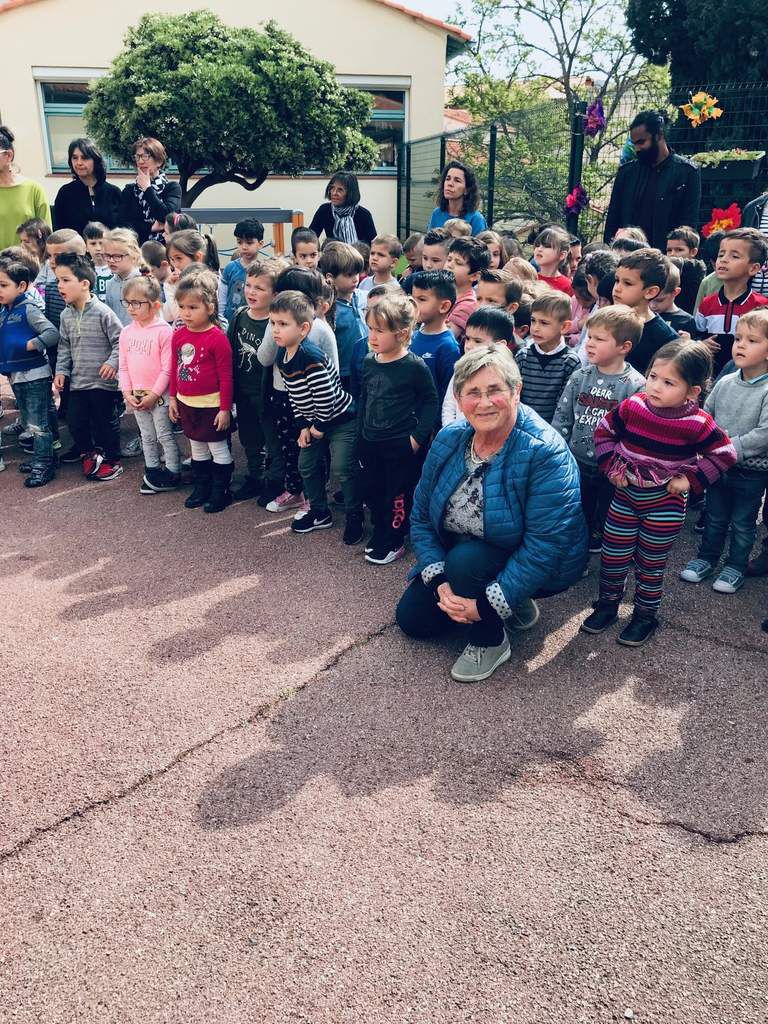 Port-Vendres : La fine fleur des petites mains vertes de l'école maternelle  Parès - LES DDEN ET LE MUSÉE DE L'ÉCOLE - PERPIGNAN