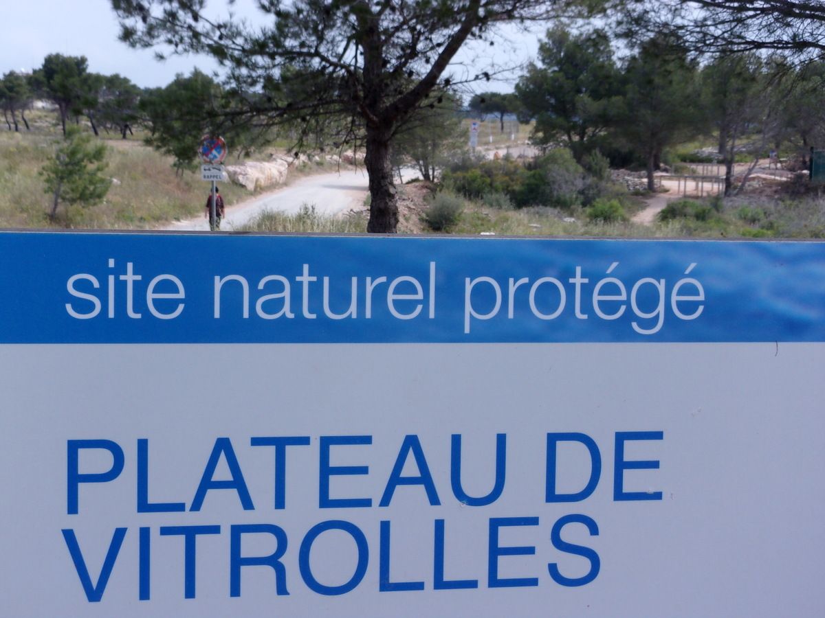Boule De Vitrolles Radar De Vitrolles La Boule pour bleubites* - Des sentes et côtes
