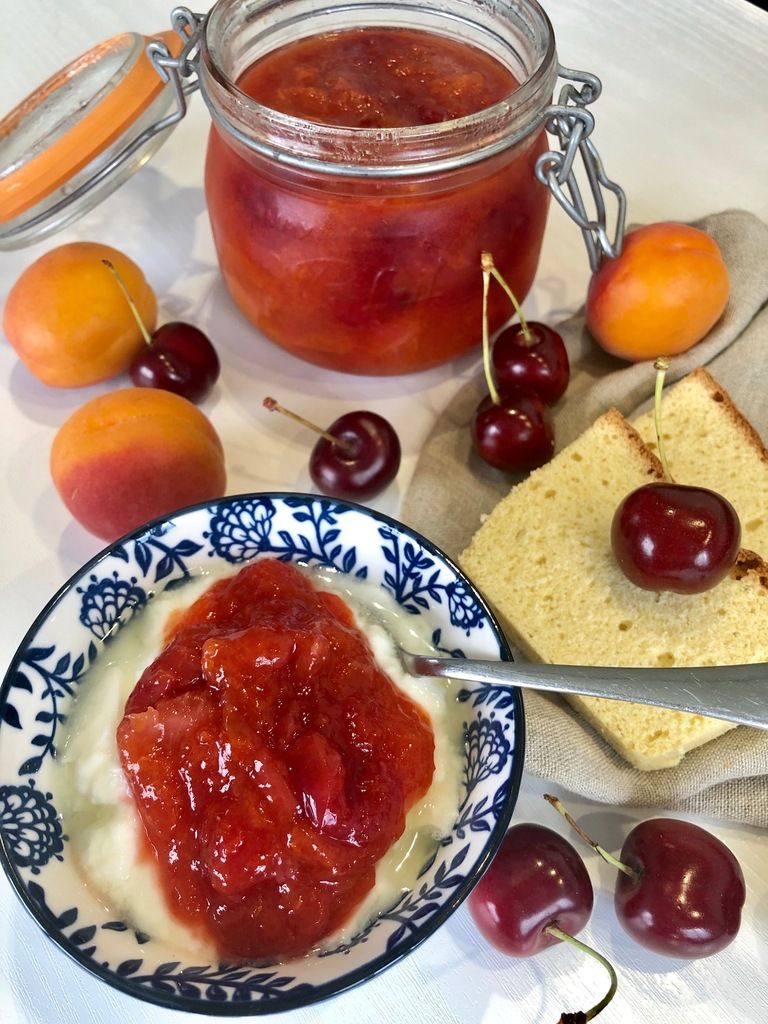 yaourt nature et confiture abricots cerises sans sucre ajouté 