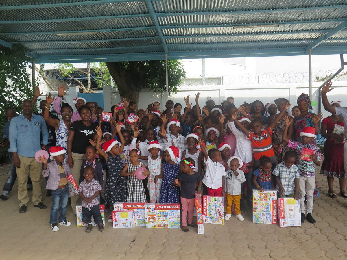 Cérémononie de remise des cadeaux aux enfants des membres de l'ALP PAM RoC