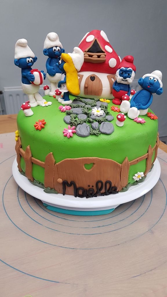 Les Schtroumpfs La Boite A Gateaux Les Schtroumpfs La Boite A Gateaux