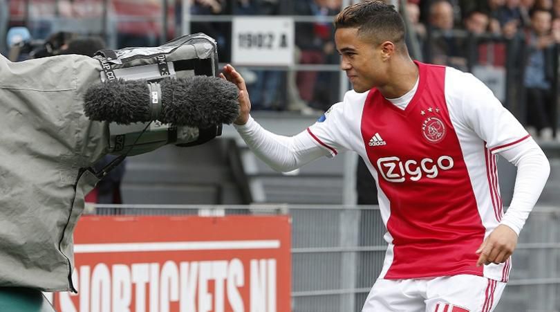 Justin Kluivert Hengkang Dari Ajax