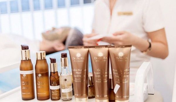 Sự độc đáo trong sản phẩm spa Deaura là vàng 24 K và bùn khoáng biển chết