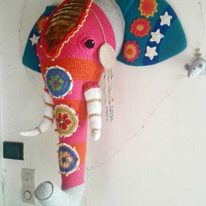 trophée éléphant au crochet Vanessa Mooncie