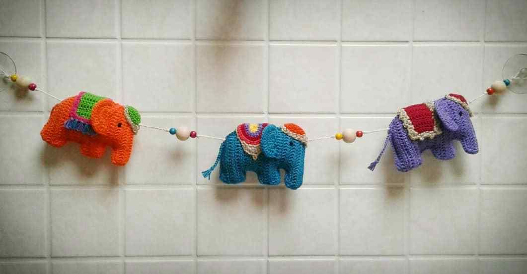 parade des éléphants au crochet