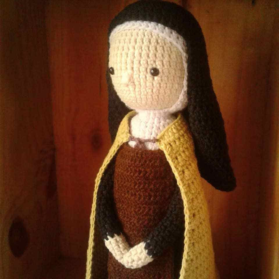 Sainte Thérèse de Lisieux au crochet amigurumi crochet doll