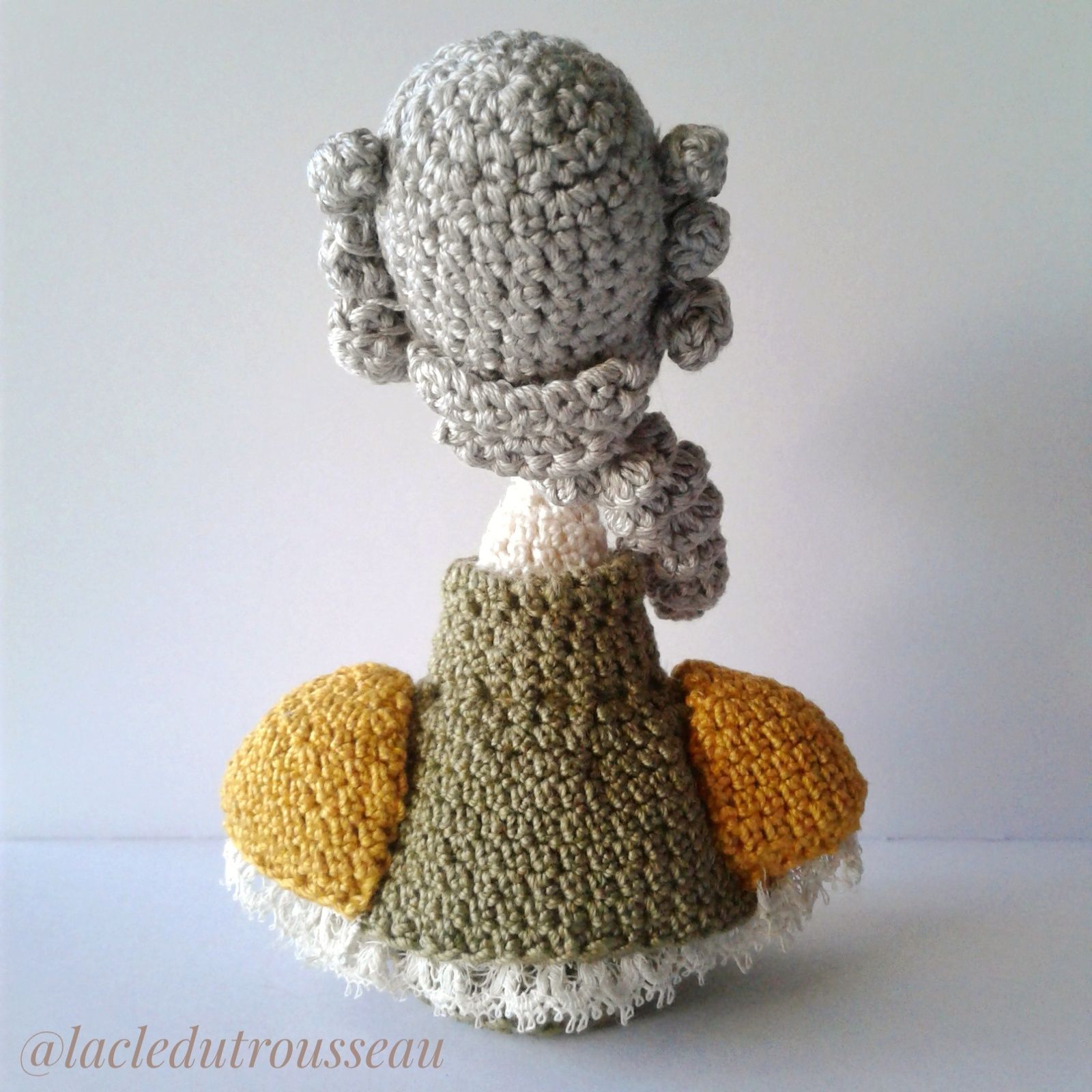 Marie-Antoinette, Versailles, Miniidole, crochet, amigurumi, crochet doll, poupée au crochet, château de Versailles, Versailles palace