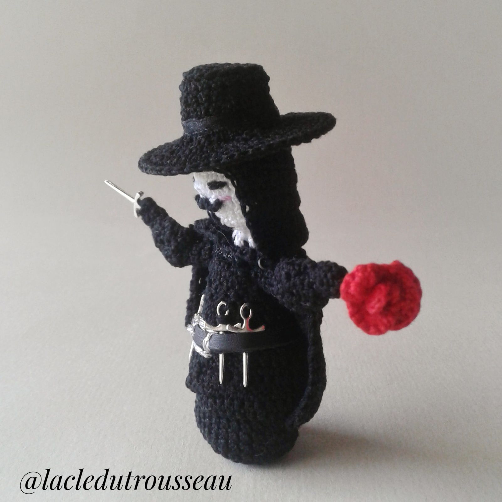 Miniidole, crochet doll, Guy Fawkes, v, Vendetta,  anonymous, amigurumi , crochet doll