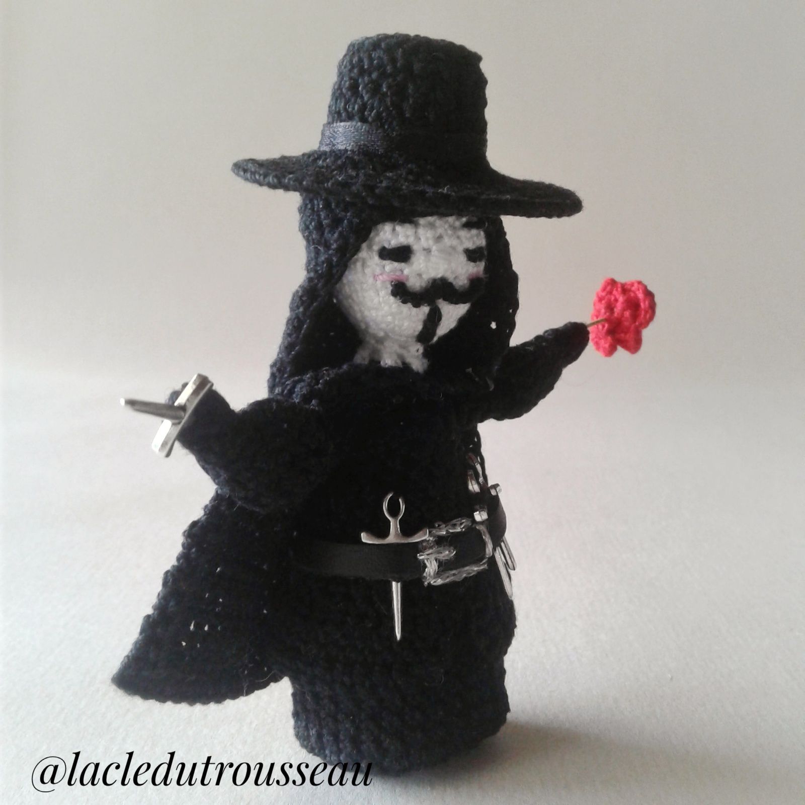 Miniidole, crochet doll, Guy Fawkes, v, Vendetta,  anonymous, amigurumi , crochet doll