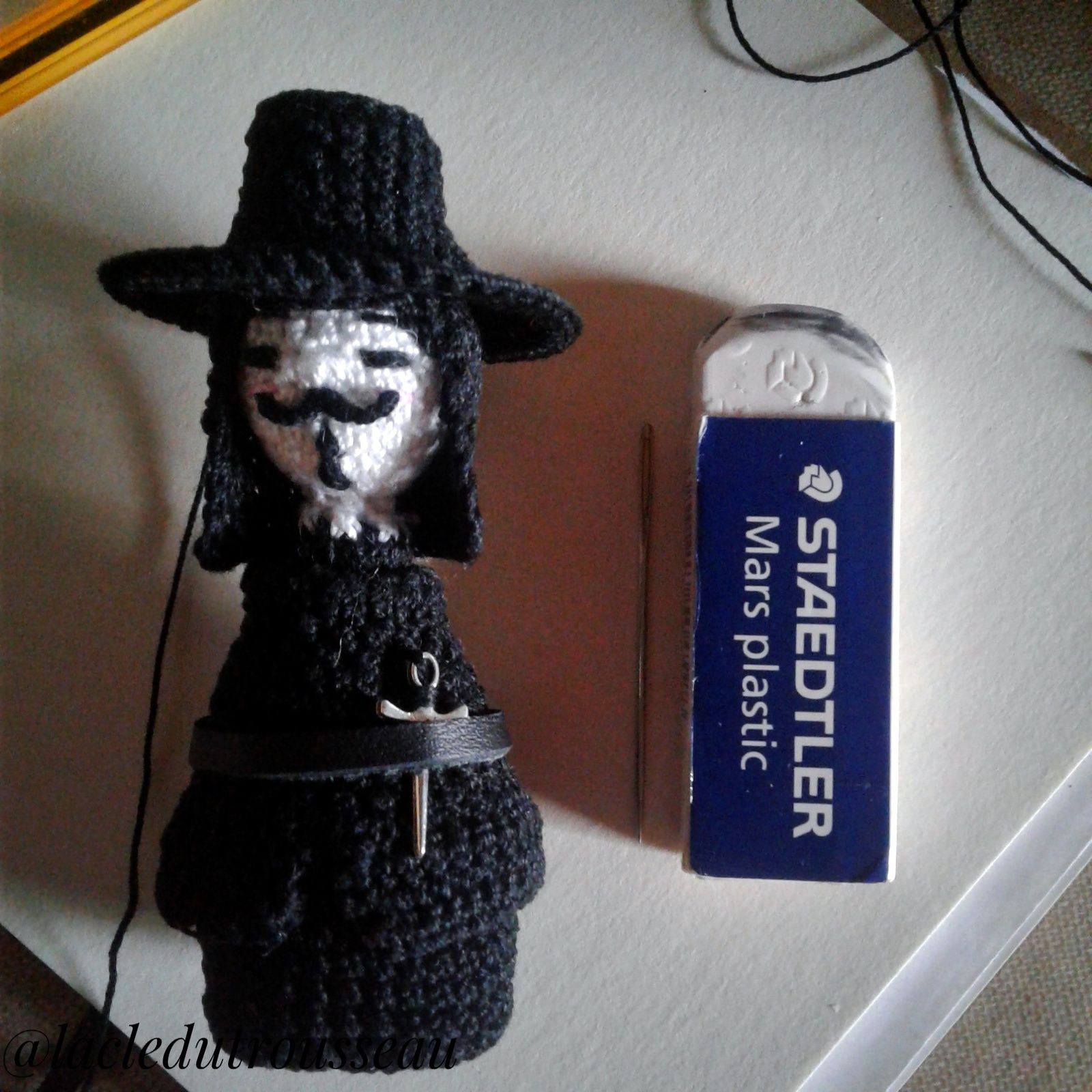 Miniidole, crochet doll, Guy Fawkes, v, Vendetta, anonymous, amigurumi