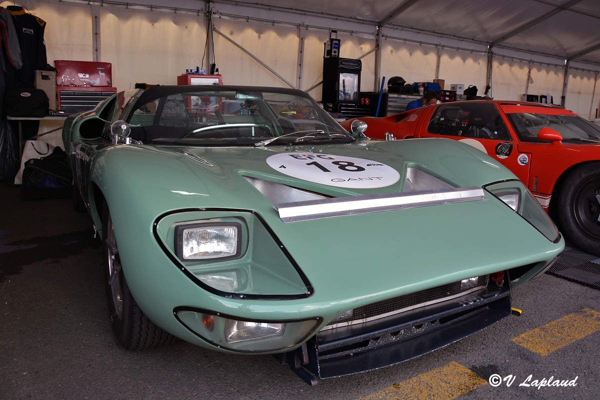 Ford GT40 #GT/111 lors du Mans Classic 2018.