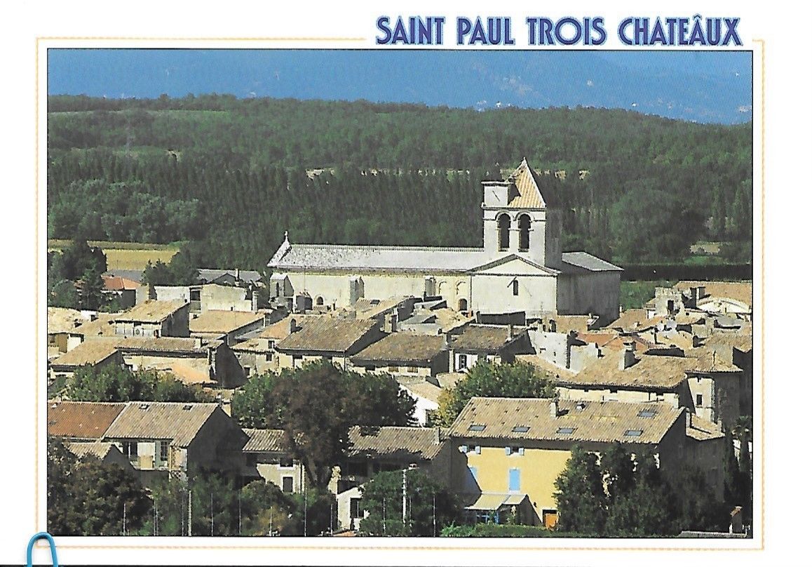 Vue panoramique de SaintPaulTroisChâteaux (N°94) SaintPaulTrois