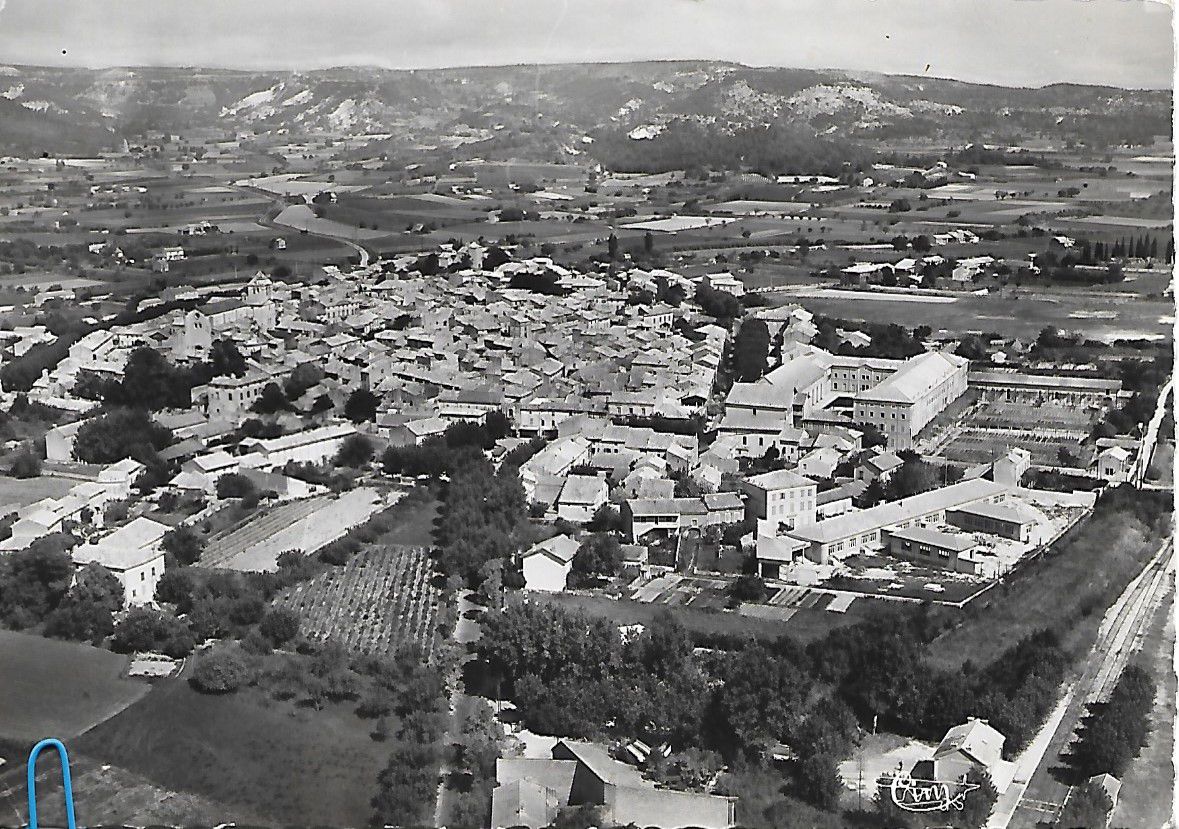 Vue panoramique aérienne de Saint-Paul-Trois-Châteaux (N°222)