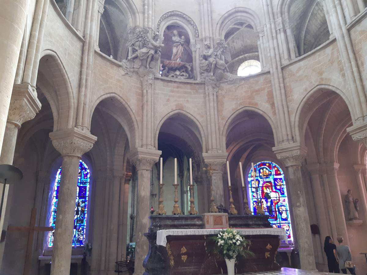 Cathédrale  intérieur 