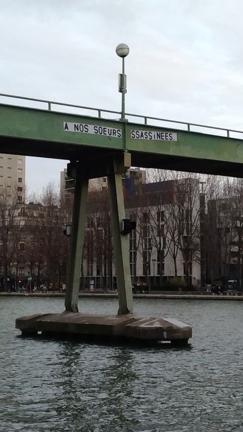 Affichage sauvage féministe à Paris