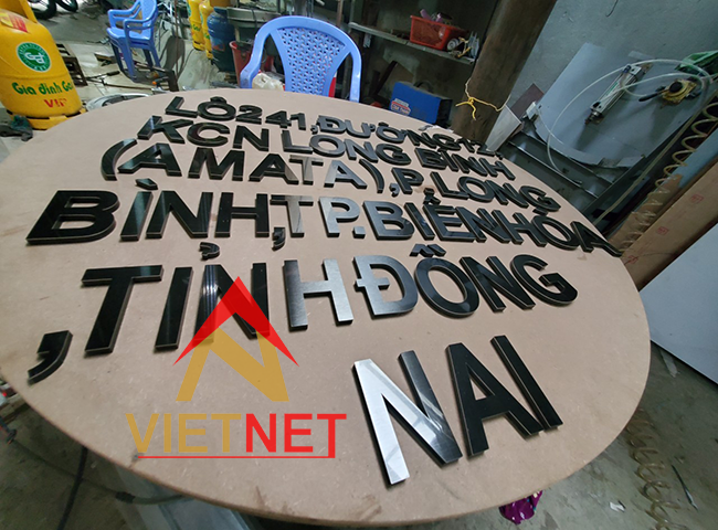 Chữ inox đen công ty tại Đồng Nai