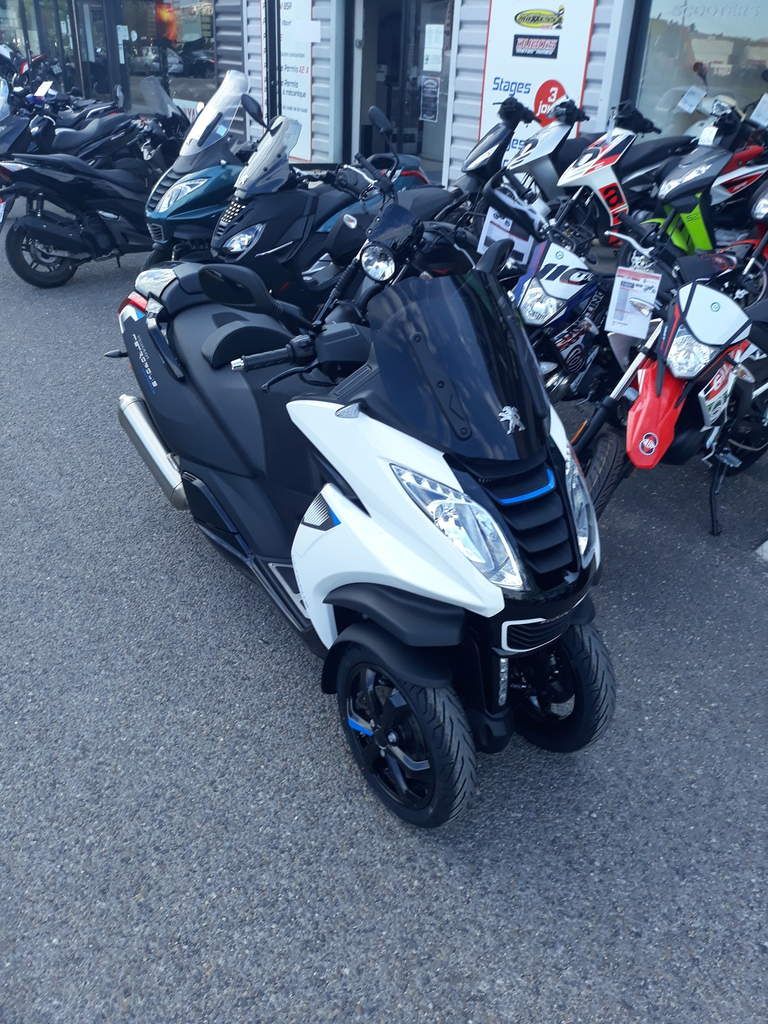 nouveauté peugeot scooter 3 roues nouvelle version ultimate sport passionsportauto30320