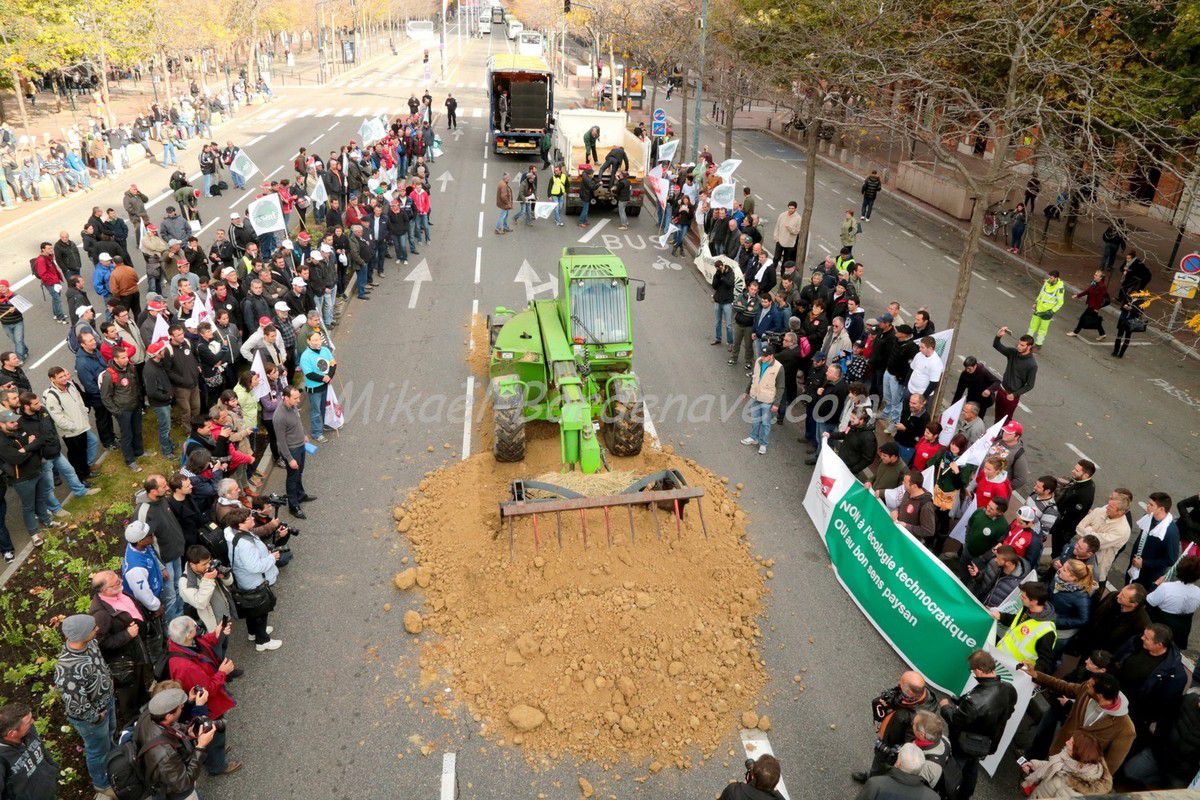 - Manifestation des agriculteurs 2014 à Toulouse
