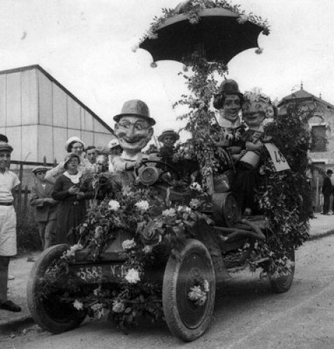 Char du Club des Sans-Soucis à la Fête des Fleurs