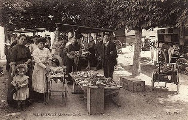 Le marché de Ris-Orangis, place Alphonse Daudet