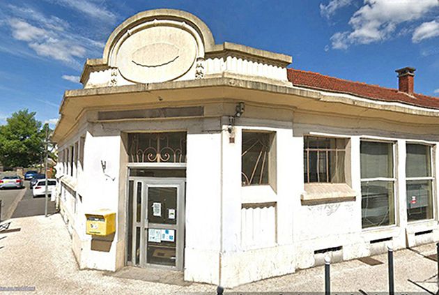 Les anciens Bains-douches avant démolition © google 2016