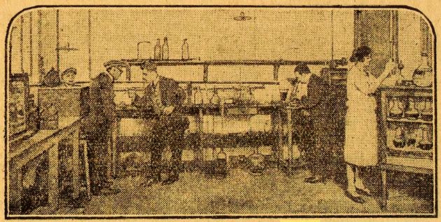 Le laboratoire de l'usine du Kétol en 1926 © Paris-Midi