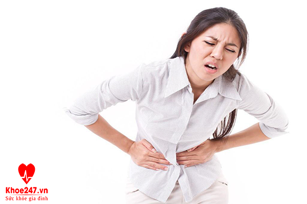 Người bệnh thường bị đau bụng kéo dài khi bị đại tràng bị viêm mãn tính.