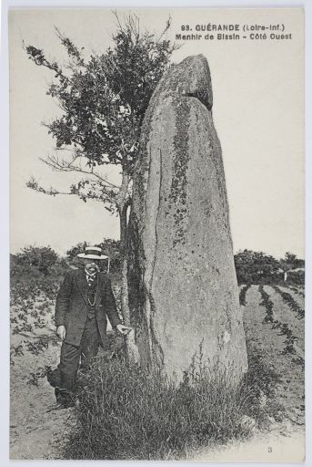 © Région Pays de Loire_Menhir de Bissin, Île-de-la-Chapelle - Vue du menhir de Bissin au début du XXe siècle