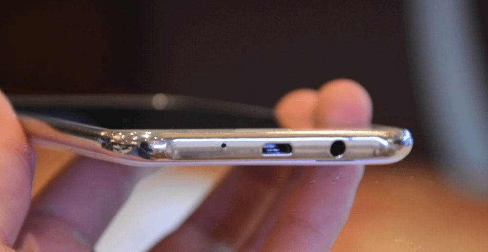 Comment régler le problème de l'écran qui reste noir sur le Galaxy J7 -  Smartphone Labo