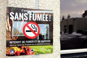 Au Canada, on aime respirer sans fumée à proximité des bâtiments municipaux