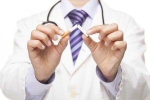 Un tabacologue qui change d'avis et conseille la cigarette électronique