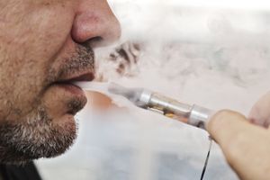 La cigarette électronique aide vraiment à arrêter de fumer, selon une nouvelle étude