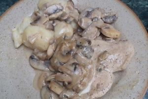 POULET A LA MOUTARDE ET AUX CHAMPIGNONS