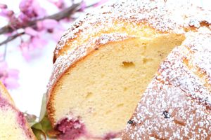 | Gâteau au lait concentré sucré et framboises |