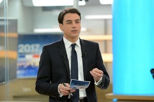 Audiences (Cérémonie du 8 mai 2017) : France 2 large leader devant TF1