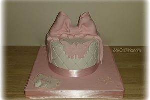Cake Design - Pink and White