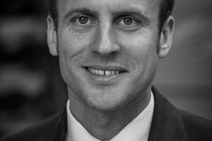 Emmanuel MACRON contre l'État, contre les jeunes, contre la France