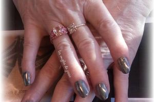 manucure gris holo miroir