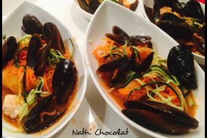 Soupe de langoustine, lotte, gambas, moules et ses légumes