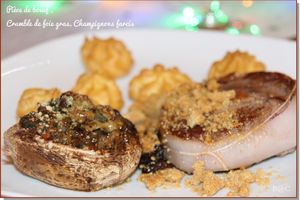Pièce de boeuf juste poêlée, crumble de foie gras, champignons farcis